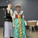 Małgorzata Pietrzak prezentuje damski strój śląski