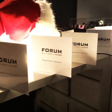 Karty podarunkowe dla gości, sponsorowane przez FORUM