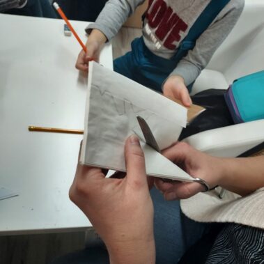 Wycinanie na papierach śniadaniowych