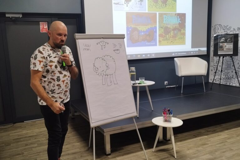 Tomasz Samojlik, rysował na tablicy owieczkę