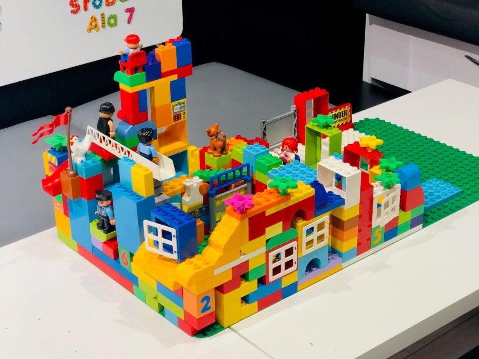 Dom z klocków Lego