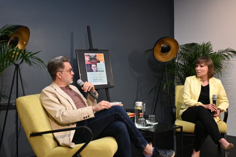 Michał Rusinek i Agnieszka Zientarska – prowadząca spotkanie