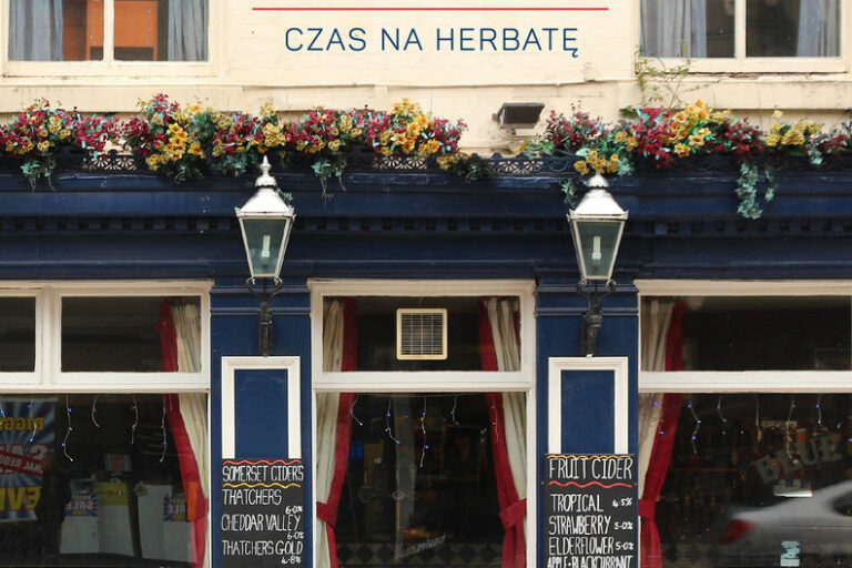 Anglia. Czas na herbatę. Okładka
