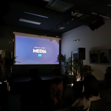 Rozpoczęcie projekcji filmu