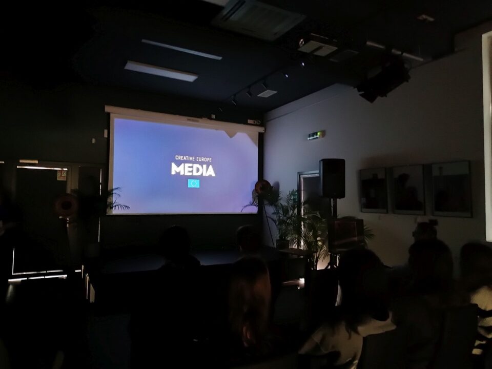 Rozpoczęcie projekcji filmu