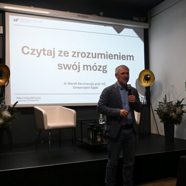 Dr Marek Kaczmarzyk wykłada