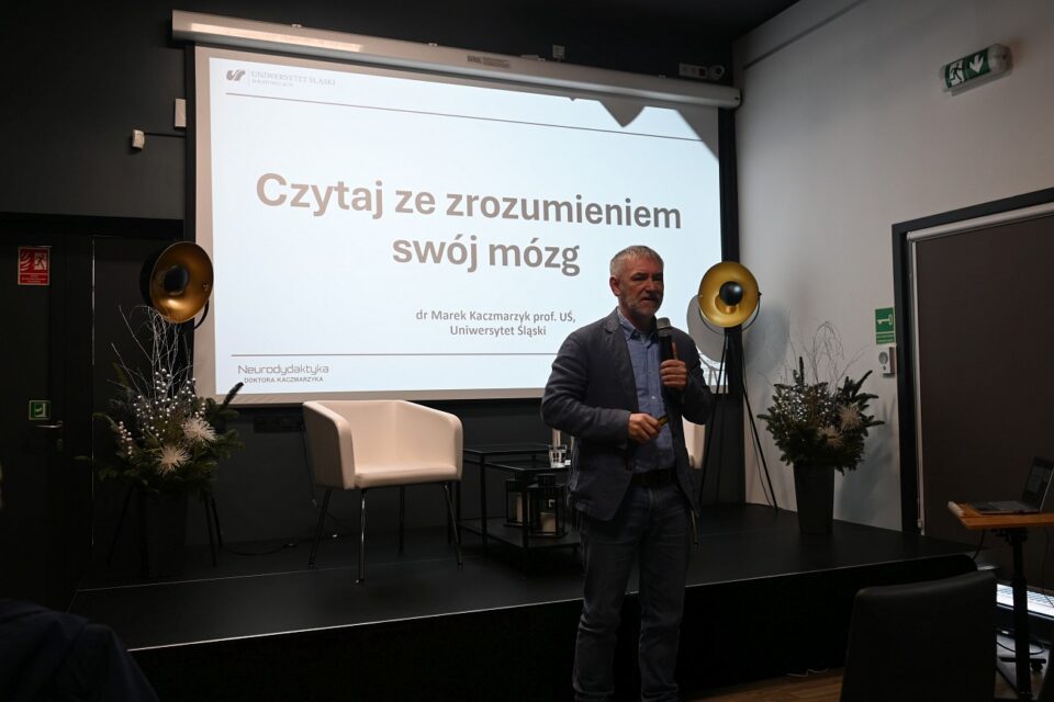 Dr Marek Kaczmarzyk wykłada