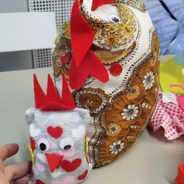 Kurczaki z różnych materiałów