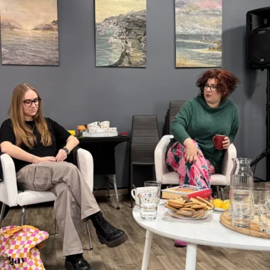 Bibliotekarka i jedna u uczesniczek